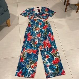 Ambition NWT Tropical Jumpsuit, wrap in the front very stylish!